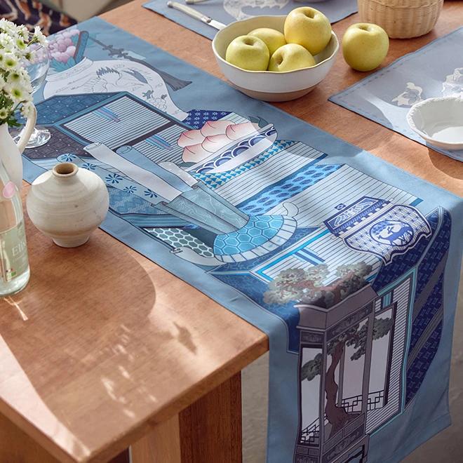 Chaekgeori Table Runner (Blue)
