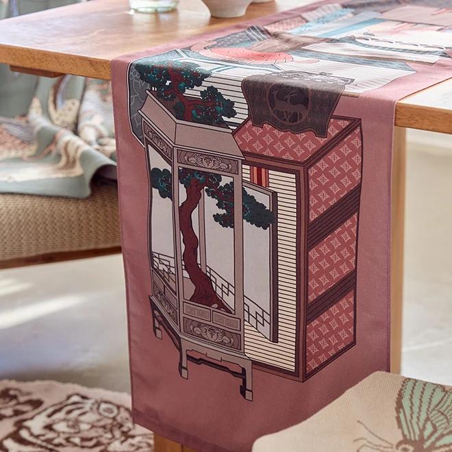 Bookshelf Table Runner (Burgundy)