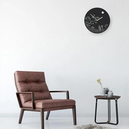 Lacquered Wall Clock with Mother-of-pearl Inlay