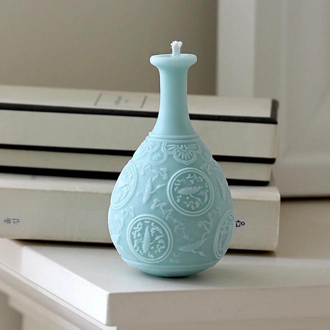 Celadon Ewer with Inlaid Cloud and Crane Design