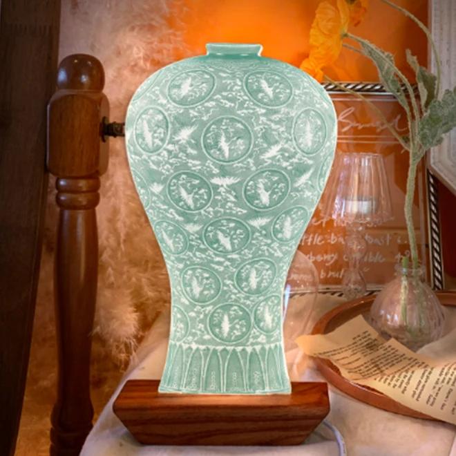 Goryeo Celadon Ewer with Clouds and Cranes Pattern on Hanji Lamp Base